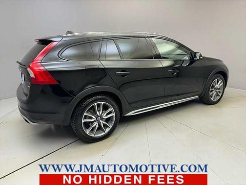 2018 Volvo V60 Cross Country T5