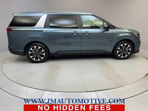 2024 Kia Carnival EX