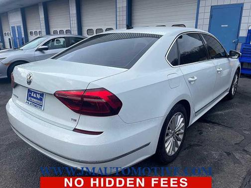 2017 Volkswagen Passat 1.8T SE