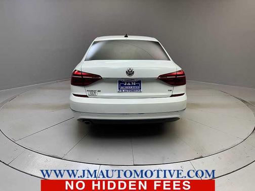 2017 Volkswagen Passat 1.8T SE