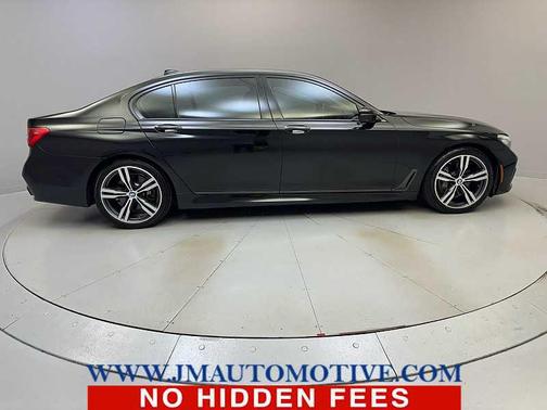 2019 BMW 740 740i