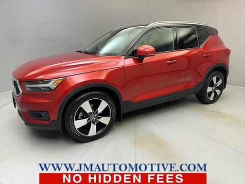 2019 Volvo XC40 T5 Momentum