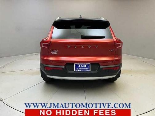 2019 Volvo XC40 T5 Momentum