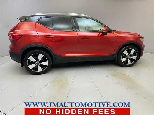2019 Volvo XC40 T5 Momentum