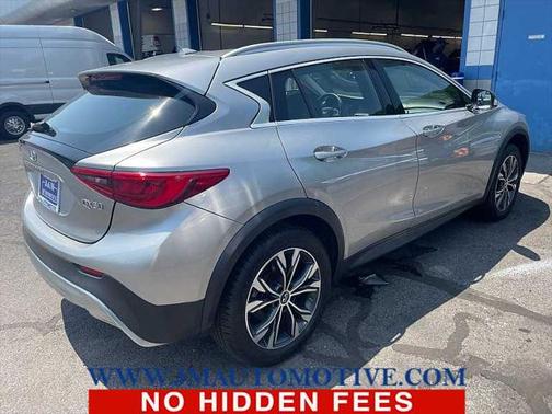 2018 INFINITI QX30 Luxury
