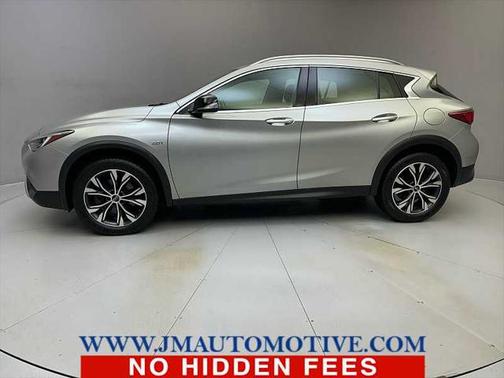 2018 INFINITI QX30 Luxury