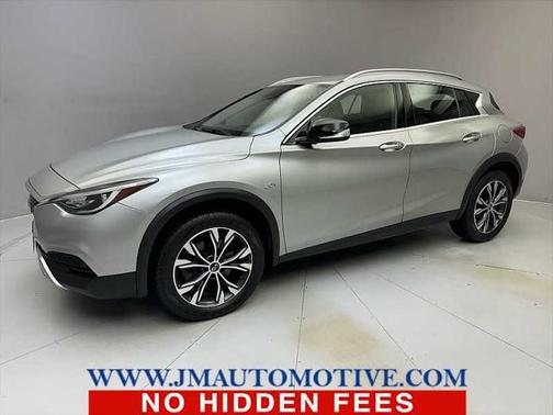 2018 INFINITI QX30 Luxury