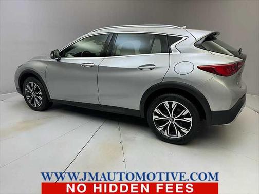 2018 INFINITI QX30 Luxury