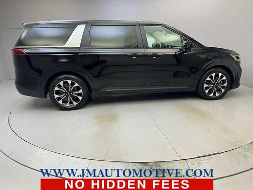 2022 Kia Carnival EX