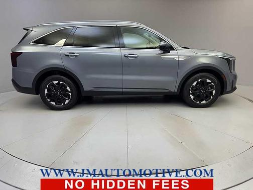 Everlasting Silver 2024 Kia Sorento S