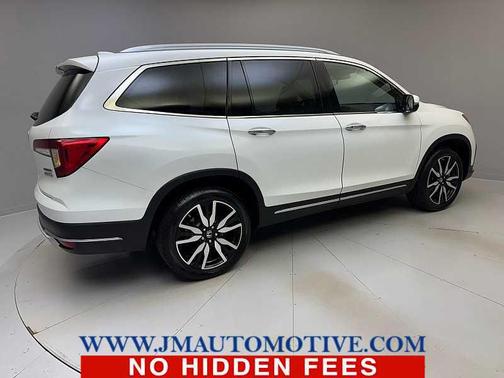 2022 Honda Pilot Touring 8-Passenger