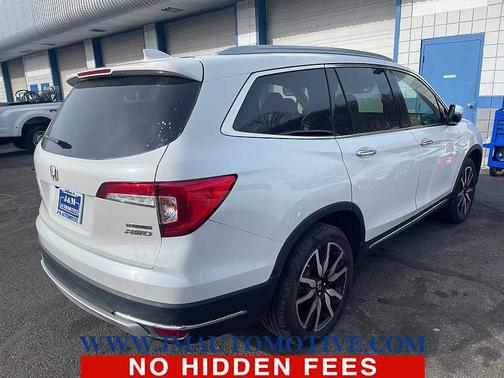 2022 Honda Pilot Touring 8-Passenger