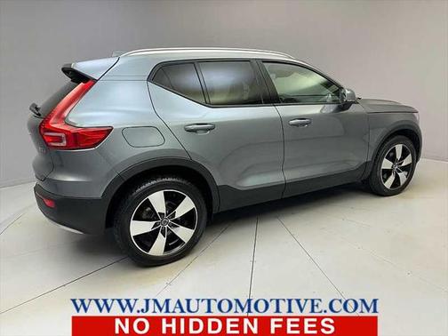 2019 Volvo XC40 T5 Momentum