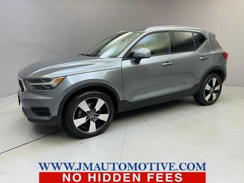 2019 Volvo XC40 T5 Momentum