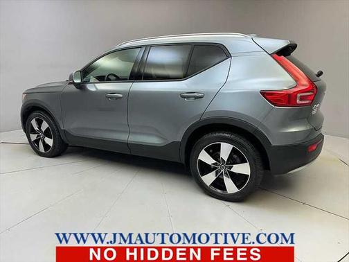 2019 Volvo XC40 T5 Momentum