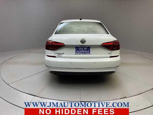 Pure White 2017 Volkswagen Passat 1.8T SE w/Technology