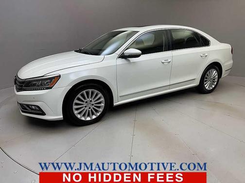 Pure White 2017 Volkswagen Passat 1.8T SE w/Technology