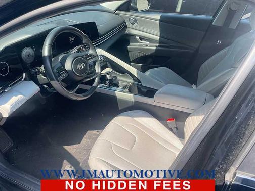 Abyss Black 2024 Hyundai ELANTRA Limited