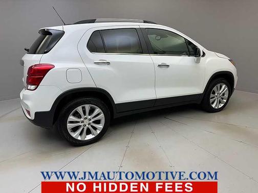 Summit White 2019 Chevrolet Trax Premier
