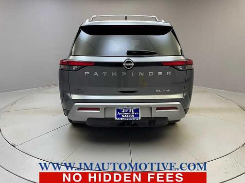 2022 Nissan Pathfinder SL 4WD