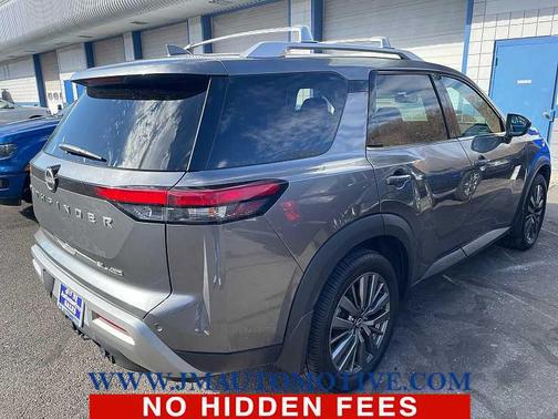 2022 Nissan Pathfinder SL 4WD