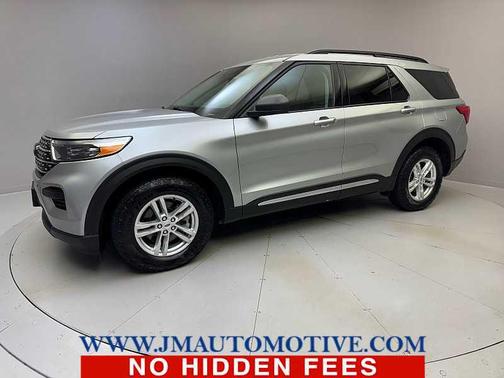 Iconic Silver Metallic 2023 Ford Explorer XLT