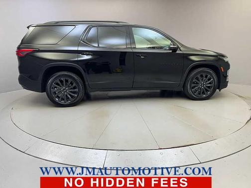 Mosaic Black Metallic 2024 Chevrolet Traverse RS
