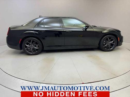 2022 Chrysler 300 S