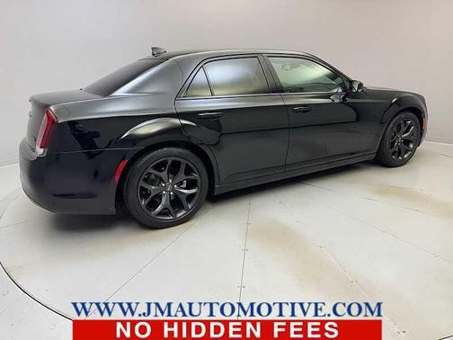 2022 Chrysler 300 S