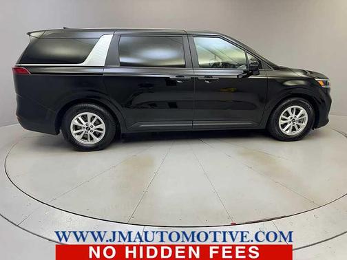 2022 Kia Carnival LXS