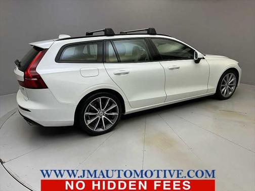 2020 Volvo V60 T5 Momentum