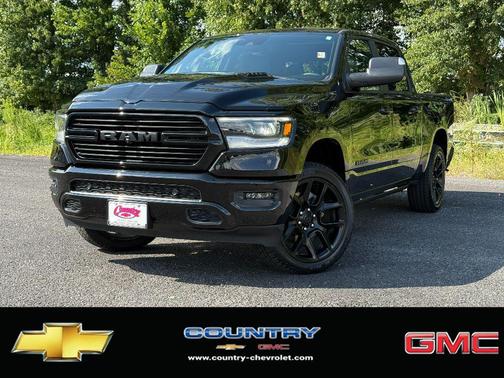Diamond Black Crystal Pearlcoat 2023 RAM 1500 Laramie
