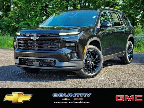 Mosaic Black Metallic 2025 Chevrolet Traverse LT