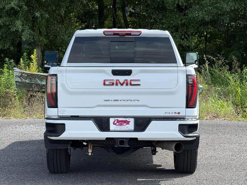 Summit White 2025 GMC Sierra 2500 AT4