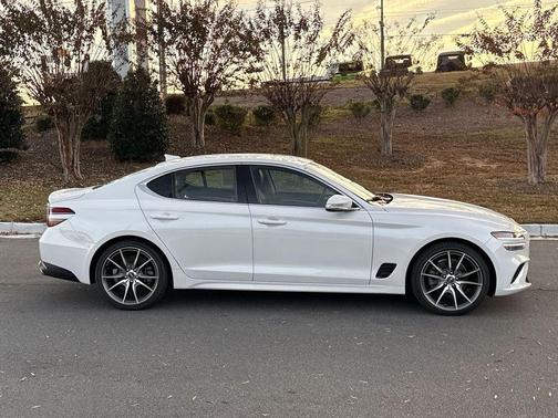 2023 Genesis G70 2.0T