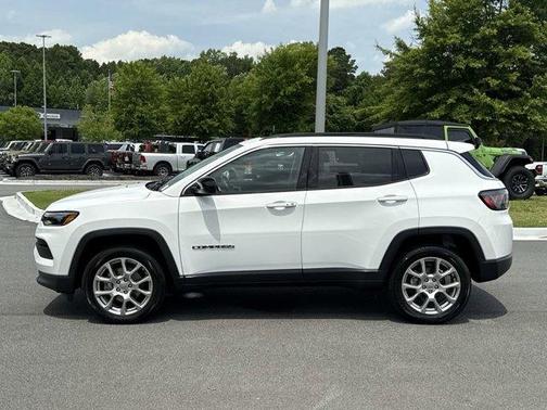 2022 Jeep Compass Latitude Lux