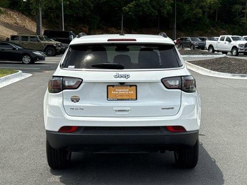2022 Jeep Compass Latitude Lux