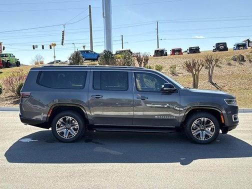 2025 Jeep Wagoneer L Base