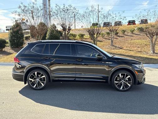 2022 Volkswagen Tiguan 2.0T SEL R-Line