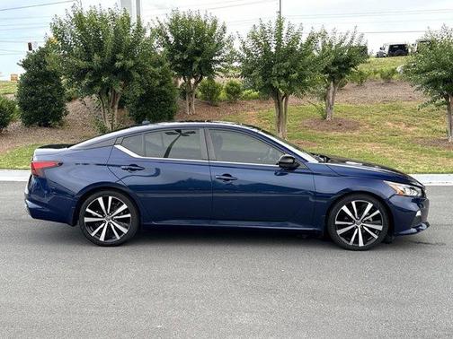 2022 Nissan Altima 2.0 SR