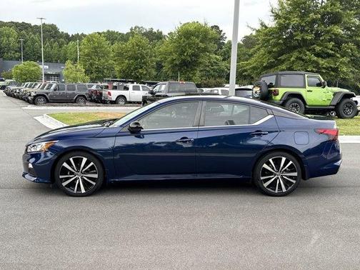 2022 Nissan Altima 2.0 SR