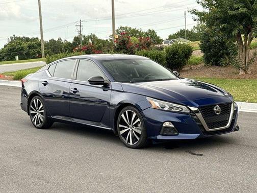 2022 Nissan Altima 2.0 SR