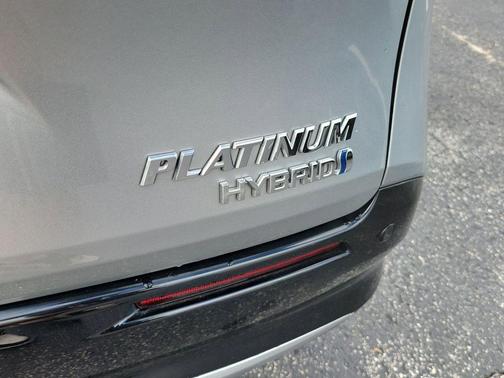 2023 Toyota Sienna Platinum 7 passenger