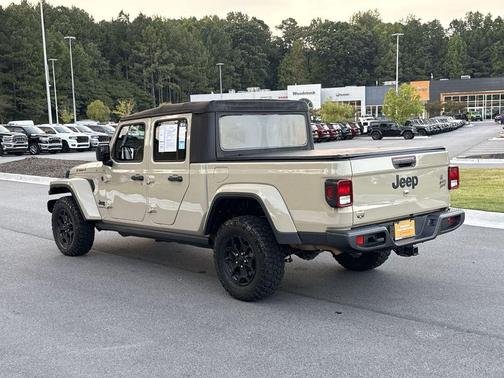 2022 Jeep Gladiator Sport