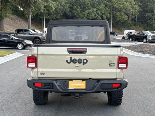 2022 Jeep Gladiator Sport