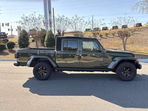 2021 Jeep Gladiator Sport