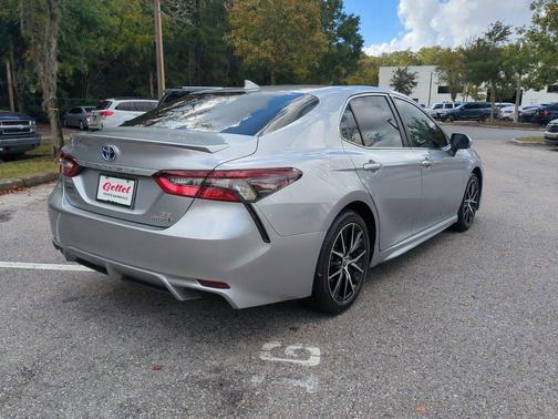 2023 Toyota Camry Hybrid SE