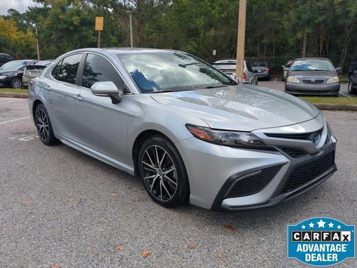 2023 Toyota Camry Hybrid SE