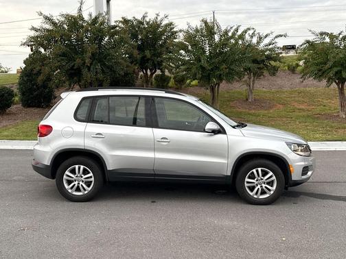 2016 Volkswagen Tiguan S