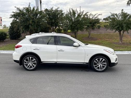 2017 INFINITI QX50 Base